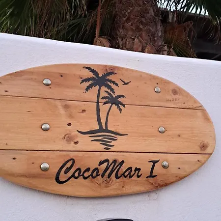 Prázdninový dům Cocomar I- Luxurious With Pool Near The Sea