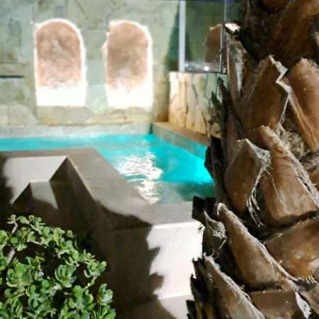 Prázdninový dům Cocomar I- Luxurious With Pool Near The Sea