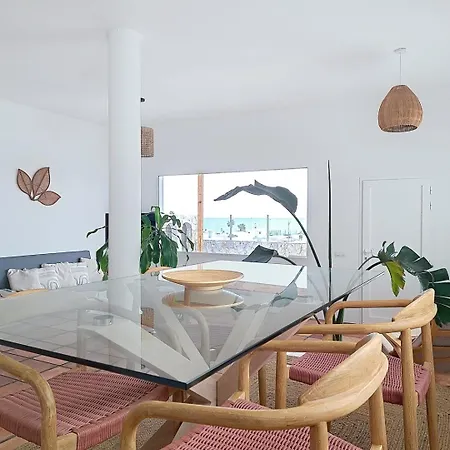 Prázdninový dům Cocomar I- Luxurious With Pool Near The Sea *